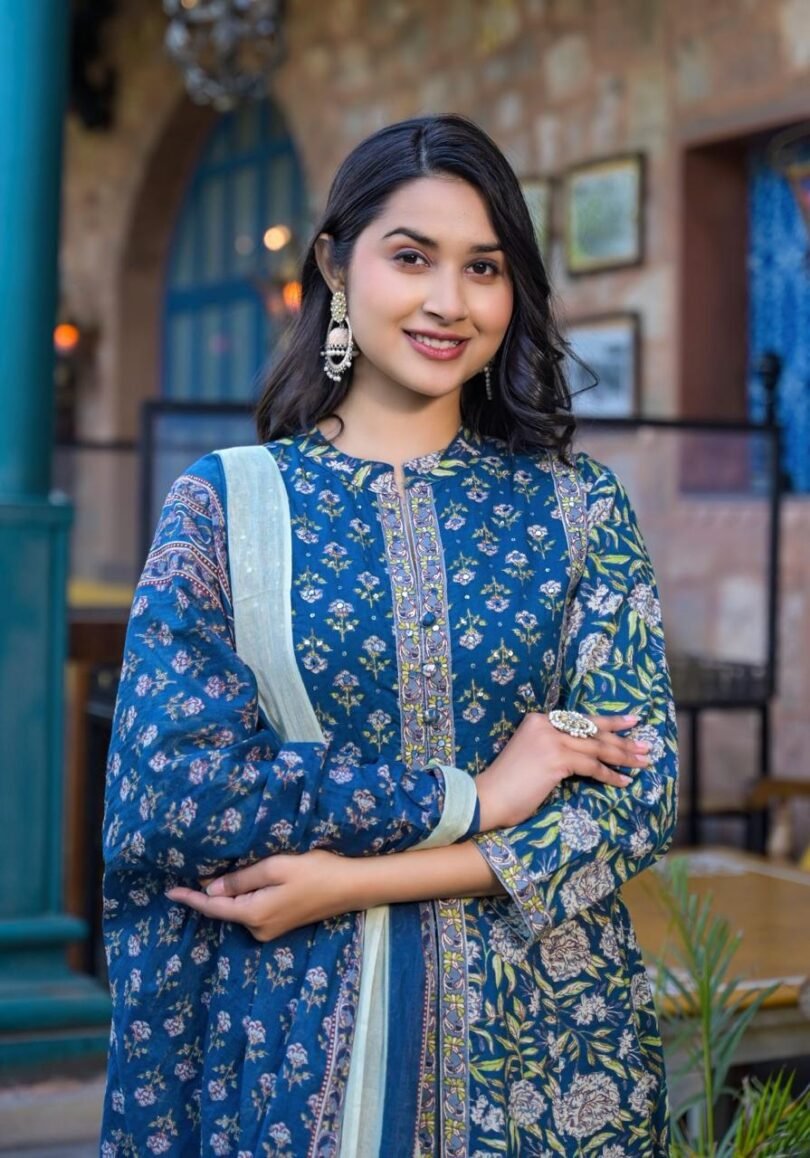 Vanhula Printed Knee Length Kurta Set With Printed Dupatta Set